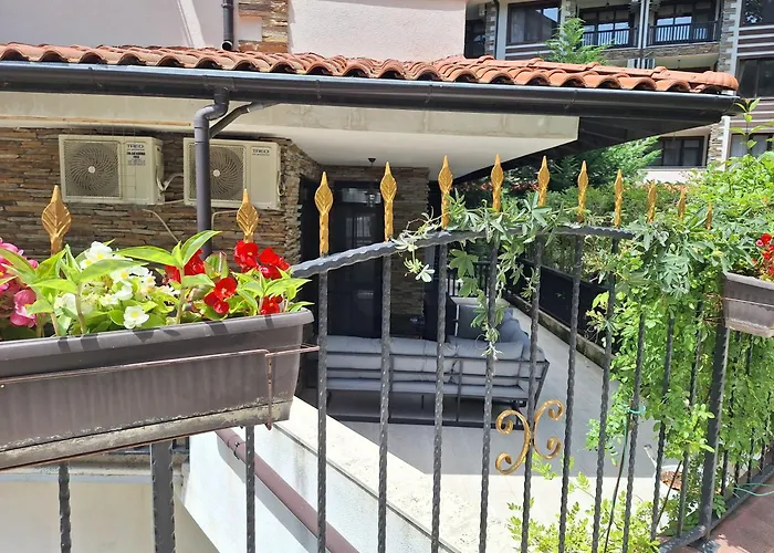 Paradise 105 * بريمورسكو